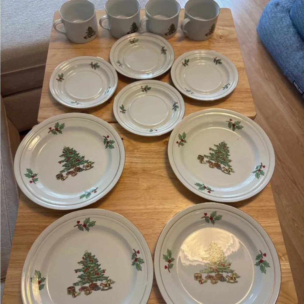 Holiday Hostess Dinnerware
